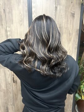 ヴィフ 大船(VIF) ハイライトカラー/グレージュ/イメチェンヘア/レイヤーカット