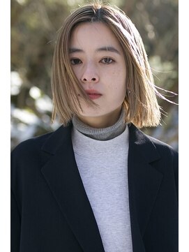 ワク(WAKU) 【WAKU】金髪×切りっぱなしボブセミディシアーカラー