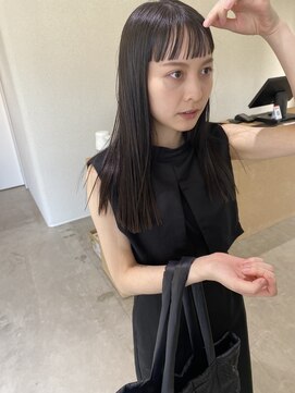 キュー(que) 暗髪ロング