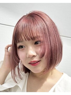 ネイビー グラ ヘアー ストーリー(NAVY gra HAIR STORY) 前下がりボブ×フェミニティピンク