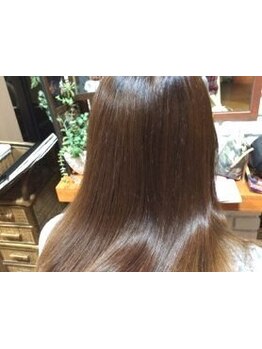 ダメージレスにこだわった施術と薬剤で髪に本来の潤いと艶を…*くせ毛を活かすカット技術をご体感下さい♪