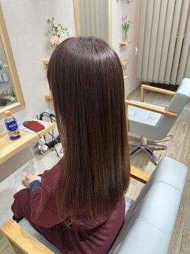 ワンアンドオンリー(One And Only) 透け感ストレートロングヘアダークブラウン艶カラー髪質改善