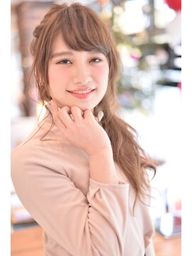 ケーツー心斎橋 クイーンズガーデン バイ ケーツー(K two QUEEN'S GARDEN by K two) 【K-two心斎橋】ラフウェーブ~ねじりハーフアップアレンジ♪~