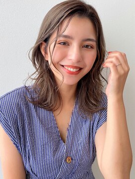 ケーツー あべのキューズモ－ル店(K-two) [K-two]センターパート エアリーミディ[天王寺/阿倍野]