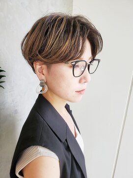 ルアーナ(LUANA) ハイライトが綺麗な、ツーブロックショートスタイル☆