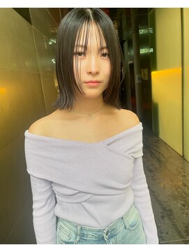 ガリカ 大名(Gallica) 外ハネボブに透明感のあるオリーブグレージュ