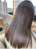 ヌーディーベージュ抜け感ロングヘア