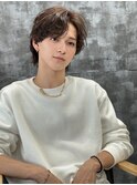 スーツ短髪ツーブロック束感モテる黒髪シークレットパーマ流行