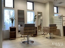 キュウヘアー(KYUU HAIR)の雰囲気（明るく綺麗な空間で日常を忘れながらキレイに美しく）