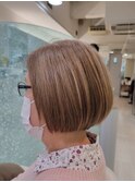 白髪ぼかしカラーコンパクトボブ