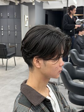 オーバルバイアピッシュ(OVARL by apish) メンズサロンメンズパーマシャドウフェザーパーマ毛流れ