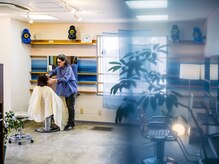 ヴィハーラ ヘアアンドビューティーライフサロン(VIHARA HAIR BEAUTY LIFE SALON)の雰囲気(大人向けの落ち着いたサロンです。)