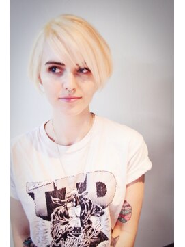 ザポンドヘアトウキョウ(The Pond Hair Tokyo) レイヤーショート