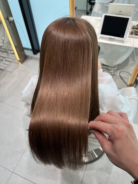 ロンドメリア 天神大名店(Lond Melia) ★グレージュカラー斜めバングデザインカラーシルキー ベージュ