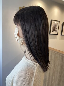 ムーン ティコブラーエ(moon tico brae) 8月【ミディアムヘア/斜めバング/グレージュカラー】