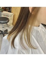 リル(lilu)&nbsp;ナチュラルインナーカラーベージュ［湘南台/湘南台駅/湘南台東口