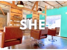 シー(SHE)の雰囲気（広々とした店内でお待ちしております☆）