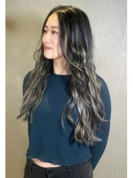 リア(Li'a) バレイヤージュカラー +外国人風