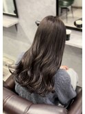 トーンダウングレージュ