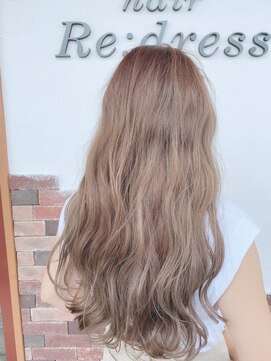 ヘアー リードレス(hair Re:dress) 人気耳かけ_大人かわいいくすみミルクティーベージュ_透明感◎