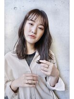 ファム(FAM)&nbsp;ミディアム  パーマ　シースルーバング　外ハネ　代官山　中目黒