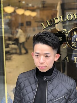 ルドローブラントオオサカ(LUDLOW BLUNT Osaka) 【LUDLOW BLUNT】サイドパートアシンメトリー アシメ黒髪 本町