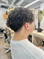 サロンドジョー(salon de joe)&nbsp;ツイストスパイラルパーマメンズマッシュ刈り上げ　奥東巧真
