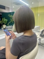 エム(M) タイトボブ/ミニボブ/前下がりボブ/ハイトーンボブ大阪