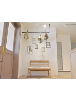 【柏駅３分】クセ・ハネ・広がりの悩みに強い♪一人のスタイリストが仕上げまで担当の少人数制サロン