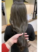 オリーブグレージュカラー　田町Sac.