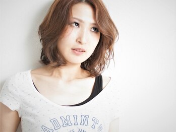 ユウ(you)の写真/「自然素材で叶える、大人のための白髪ケア」最適なカラー剤を選びケアしながら自然な美しさを引き出します