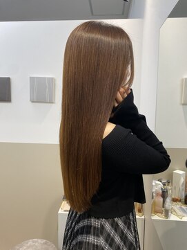 シュヴーブリヤン(cheveux brillants) 『美髪縮毛矯正』チャコールグレーが映えるストレートロングヘア