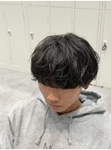 シャドウパーマショートマッシュツーブロック韓国スパイラル黒髪