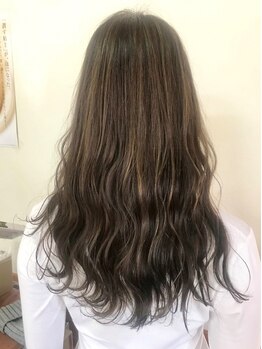 ヘアメイクやすみの写真/【最新R導入】染める度、毛先までしなやか美髪へ！いつものカラーがダメージレスに♪ツヤ感・質感UP