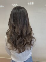 クウ(KU.)&nbsp;グレージュ系カラー