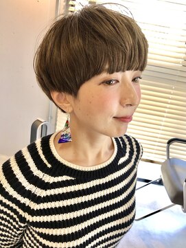 ワール(whirl.) マッシュショート☆大人かわいいくすみブルー30代40代ミニウルフ