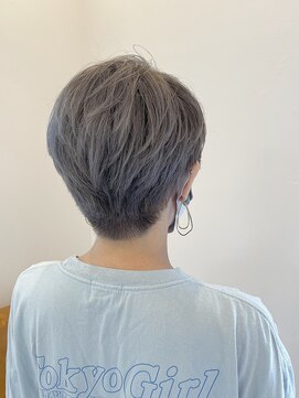 デビュー美容室 グレージュ×ショート