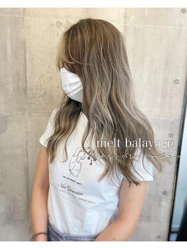 ハグ 横浜(HUG) ホワイトベージュのメルトバレイヤージュ