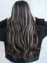 マリアナ(Mariana)&nbsp;ハイライトショートヘアレイヤーカットダブルカラー