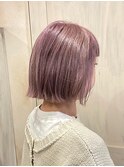 くすみピンクが可愛いニュアンスカラー/切りっぱなしボブ