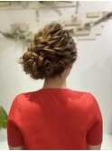 お仕事ヘアにガーリィなサイドアップ