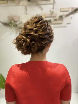 ヘアセットサロンエッジ(Edge) お仕事ヘアにガーリィなサイドアップ