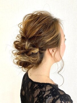 ジェシータ 品川駅前店(GESHITA) 下めシニヨン【品川/ヘアセット】