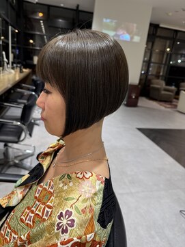 コスアンドコウ 横浜山下(Cos&Co.) 前下がりボブ