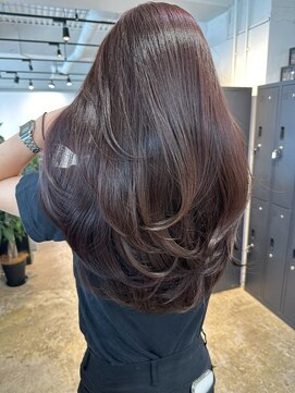 メリー オオサカ(Merly Osaka) ワンカラーでもレイヤーカットで一気におしゃれに！