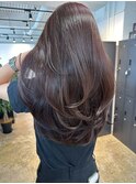 ワンカラーでもレイヤーカットで一気におしゃれに!