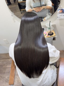 シアン バイ アルテフィーチェ(CYAN by artefice) 髪質改善 スーパーロング ワンレングス レイヤー 韓国風巻き