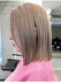 渋谷ブリーチカラータッセルボブ顔周りレイヤー切りっぱなしボブ