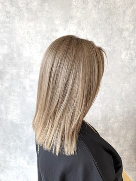 ヘアアンドメイク ムーア(Muuua) ミルクティーベージュ