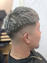 マジック 関目店(magic)&nbsp;「クロップ×ハイライト×フェード。渋さが際立つ、大人の男髪。